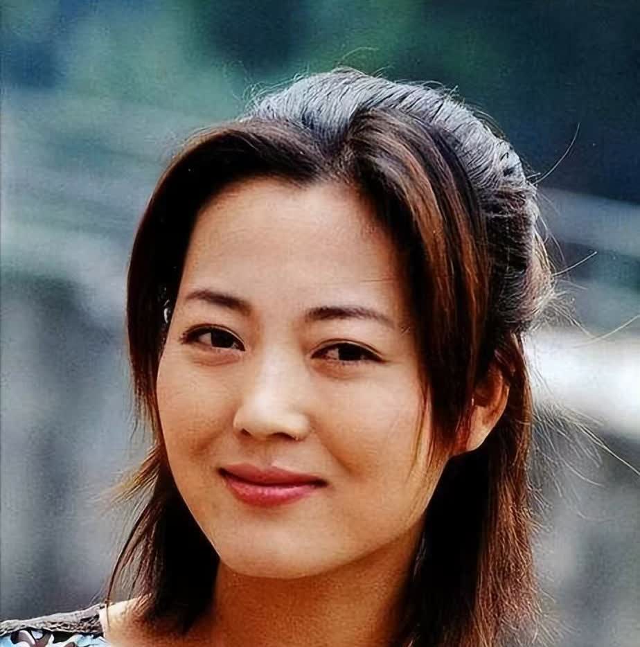 王茜华两次被梅婷“横刀夺爱”，二十多年后依旧放不下，每每提起依旧潸然泪下！这两人