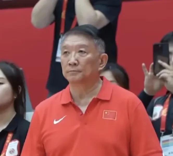 在李梦问题上，我一直支持宫鲁鸣，支持他严字治军。在他重新执掌国家队后提出“思想教