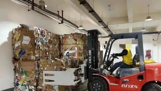 83年43岁，我自己的血泪教训，穷人的一个通病，拿不住钱！