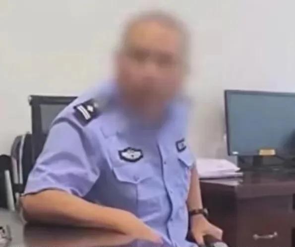 干得漂亮！”四川蓬溪，女子下午提前 3 分钟敲门办业务，惹怒交警！交警大吼：“现