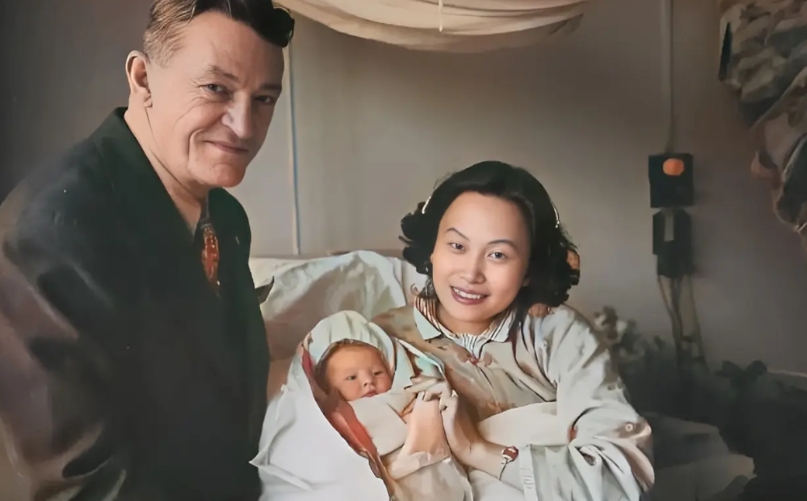 1949年2月份，在广州的家中，陈纳德的妻子陈香梅刚生完孩子没有多久，她躺在床上