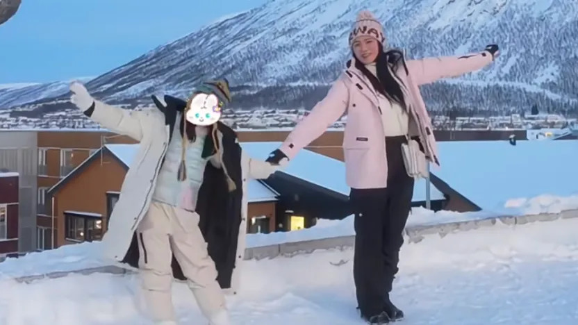 二婚10年，伊能静首晒8岁女儿近照