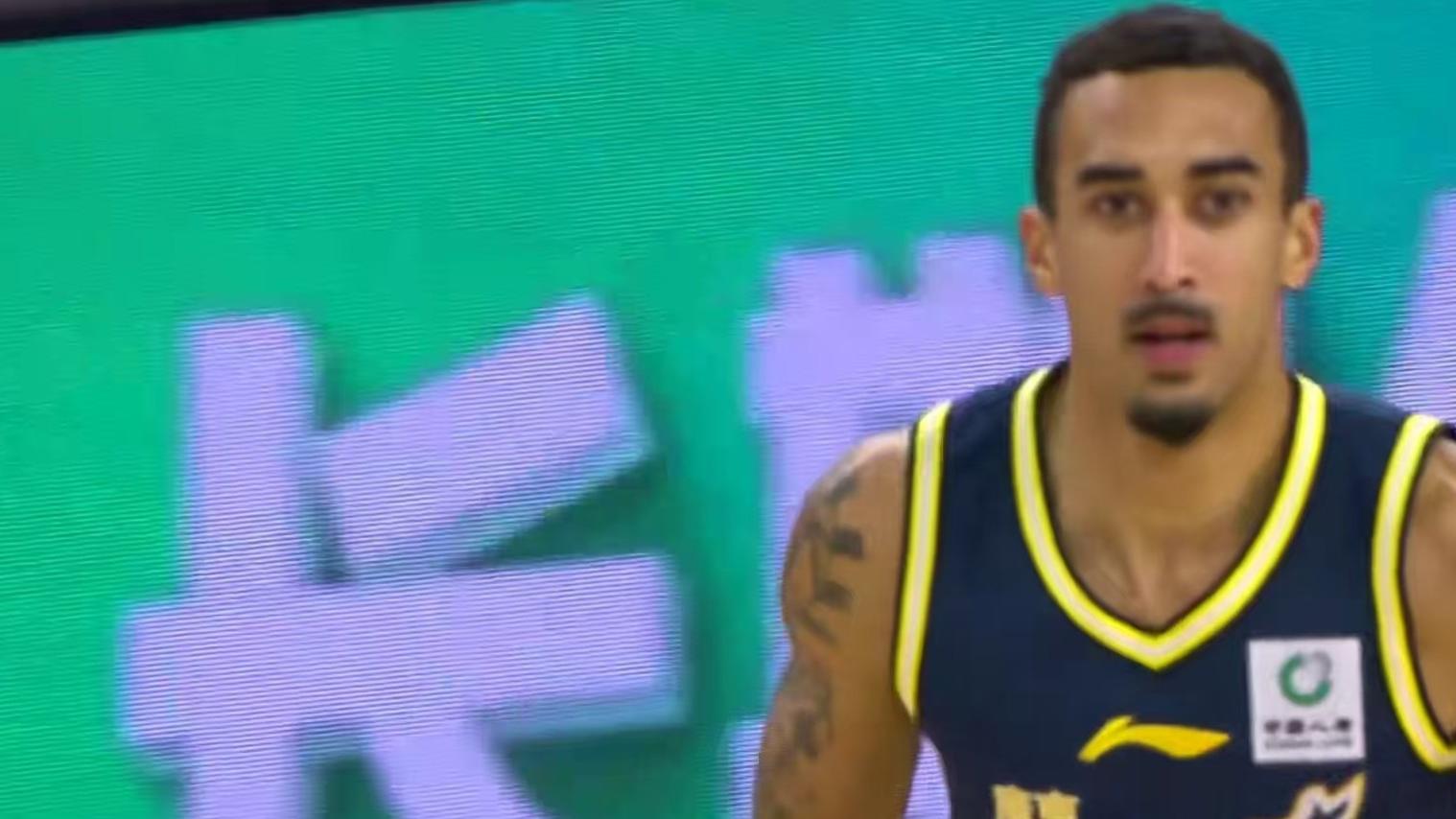 CBA杯最新战报，广东开门黑，深圳绝杀新疆