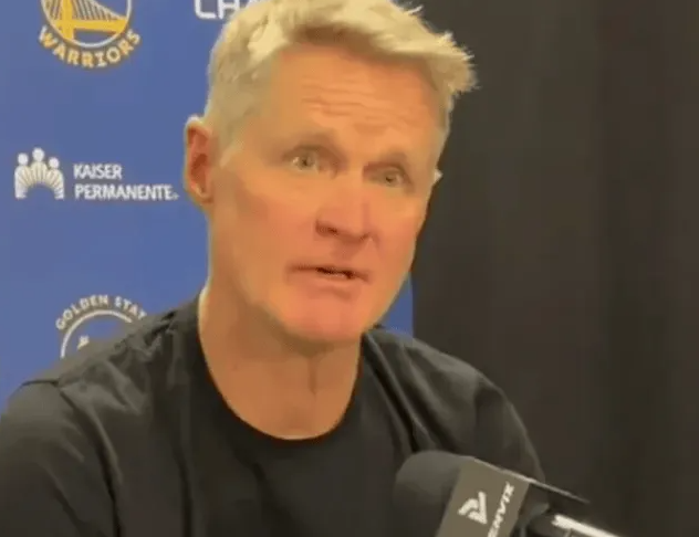 NBA常规赛，勇士主场对阵雷霆。赛前，勇士主教练史蒂夫-科尔接受了记者采访。
谈