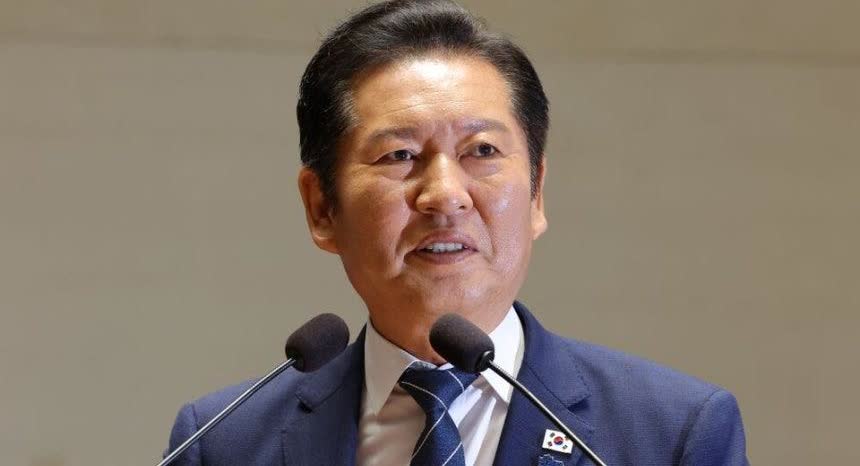 郑清来：“感谢李在明总统推进检察改革的决断”

共同民主党党首郑清来21日就