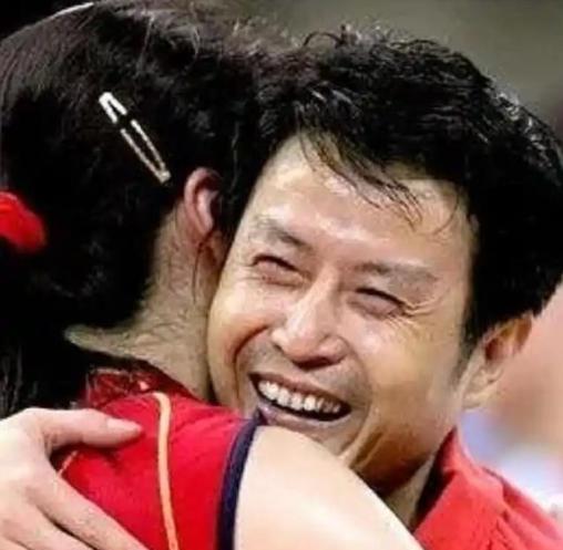 1992年陈忠和的第一任妻子因背包带勾住了火车，而被卷入火车下不幸而亡。3年后，