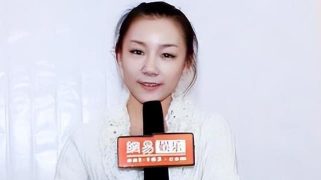 当年一脱到底的女大学生苏紫紫，回归家庭主妇后经历了什么？