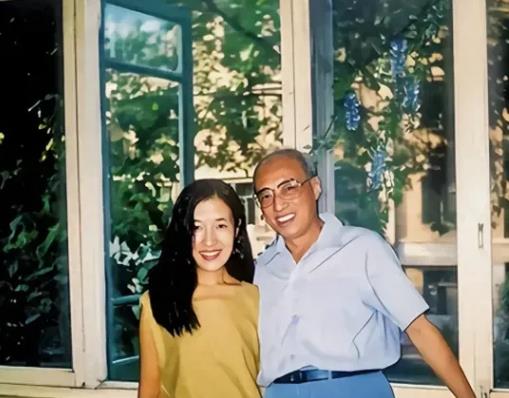 1986年，65岁的杨南生要迎娶29岁的张严平，张严平的父母表示：“不接受！”。