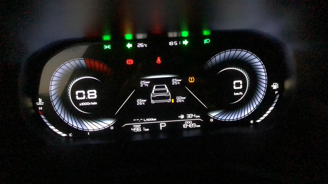 兄弟们我若拿出这图做何
这车不知道啥时候炸了一个铁块、开的时候没注意好像报警了 