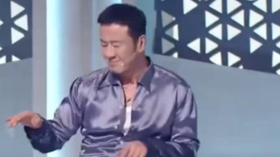 52岁杨坤秀热舞，扭着的18岁腰！这状态“塌房”了？