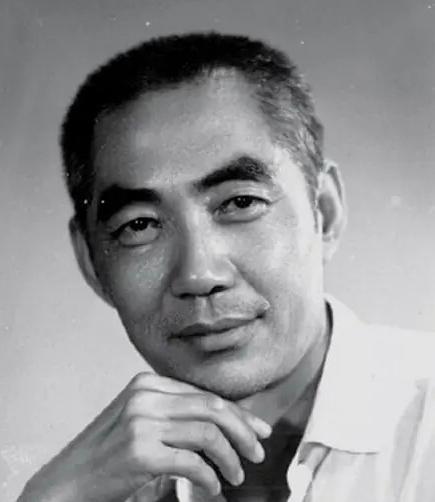 1976年，浩然为毛主席守灵，事后他在日记中写道：“待到灵床近处，几乎所有的人都