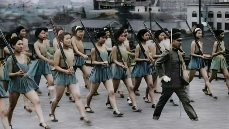 二战，日本女人究竟有多疯狂？她们做的坏事，一点也不少于男兵