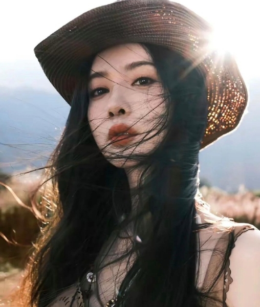 孟子义还是先稳住底盘，然后再多加尝试！虽然粉丝都希望她转型演正剧，可是她才火多久