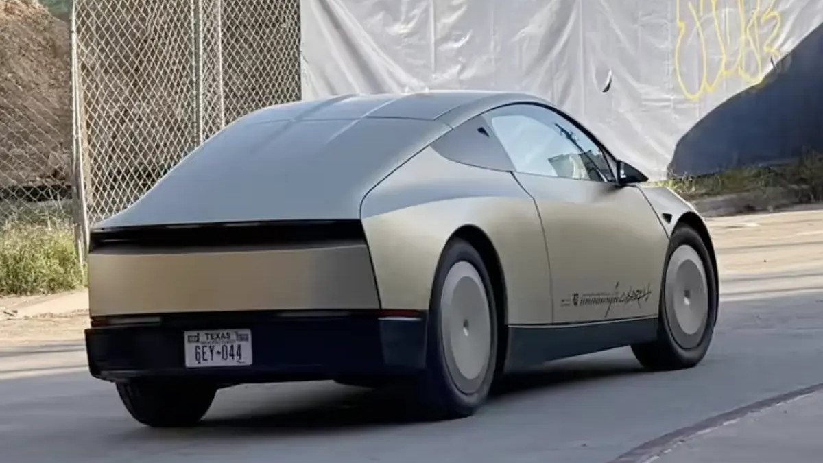 特斯拉Cybercab量产版路试首曝  将搭载完全体FSD
