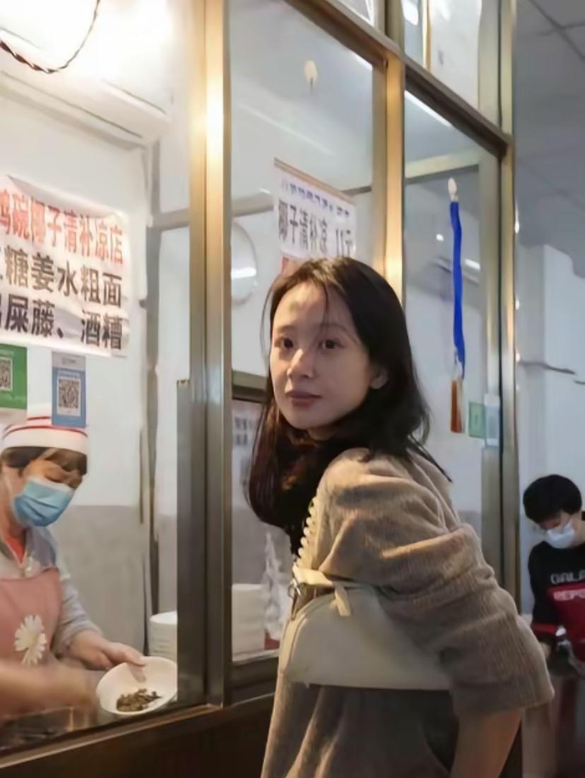 这不是李梦吗？