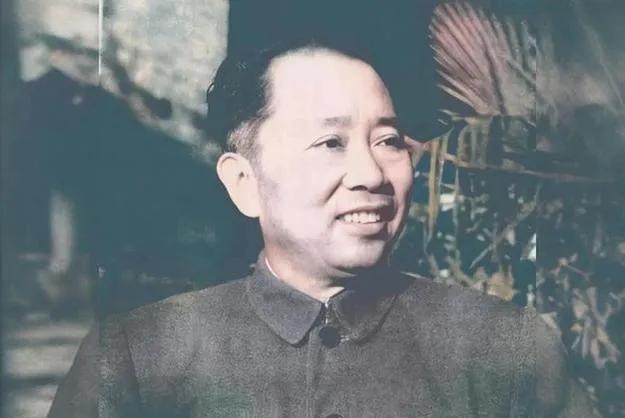 刘亚楼为何缺席了8年全面抗战？
说到刘亚楼，大家伙儿都知道他是新中国第一任空军司