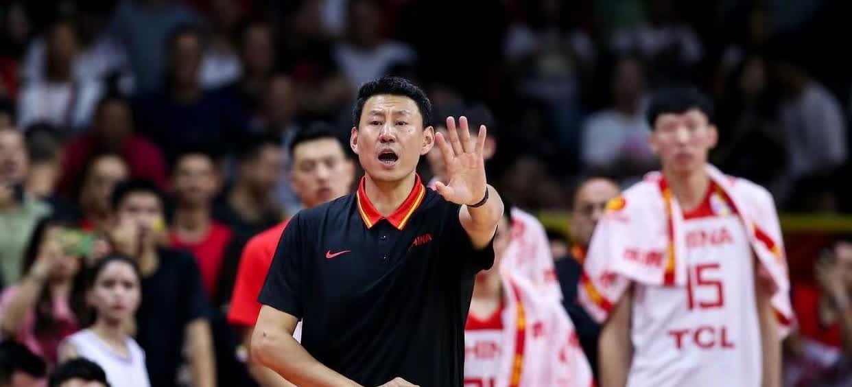 李楠！中国篮坛一个响当当的名字，再过几个月就要重出江湖了

◎做球员时，那是