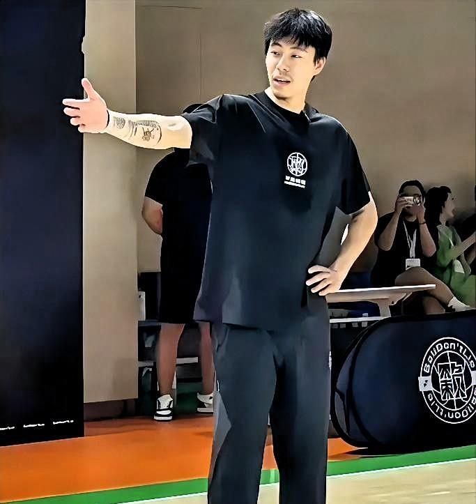 有点没想到，祝福张镇麟吧！
实在想不通辽宁为什么会把张公子拱手让给上海男篮，难道