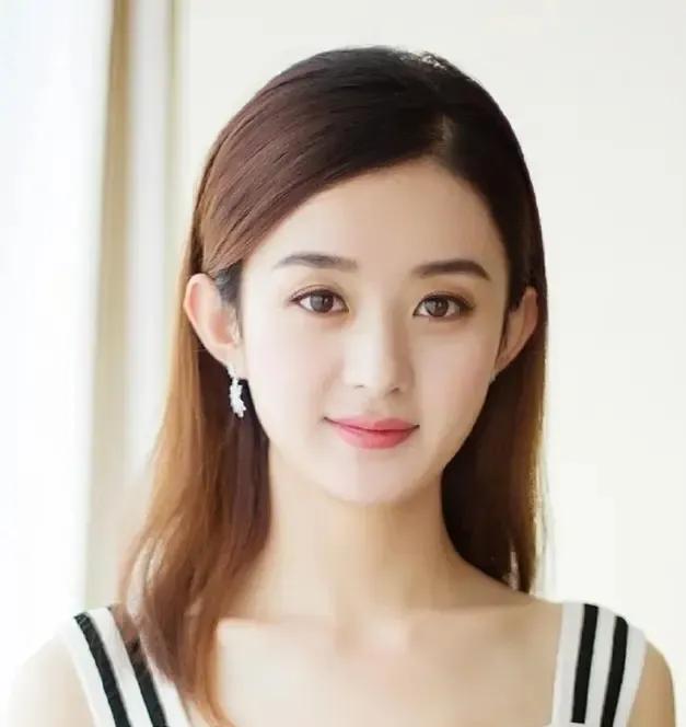 关于演员赵丽颖的六条相关信息：
1、赵丽颖，1987年出生于河北廊坊市的一个普通