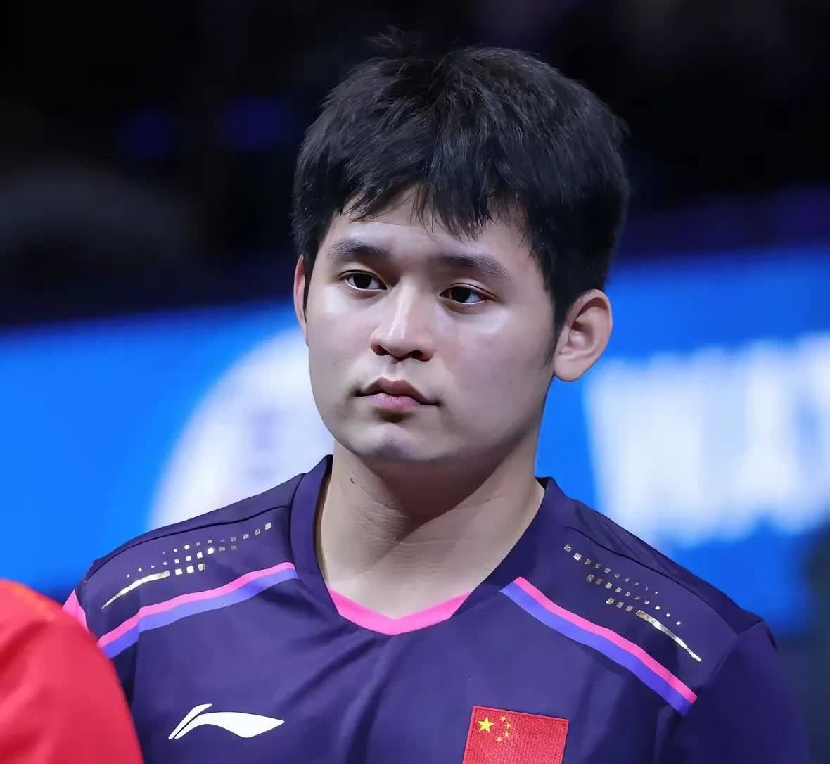 如果林诗栋输球，
那么罪魁祸首肯定就是王励勤，
让小石头身兼三项，
不知道