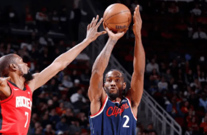 NBA常规赛，快船113-115不敌火箭。
赛后，快船记者表示：快船最近三场比赛