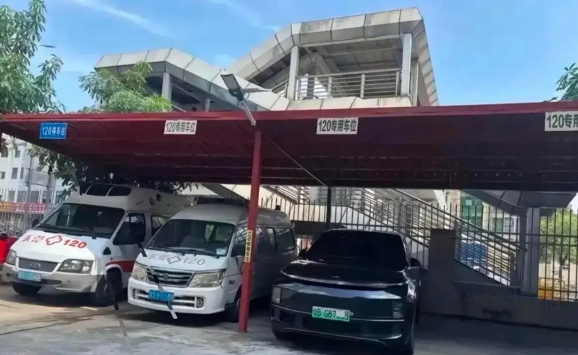 这不是停的很标准吗？为什么网上要黑理想车主呢？