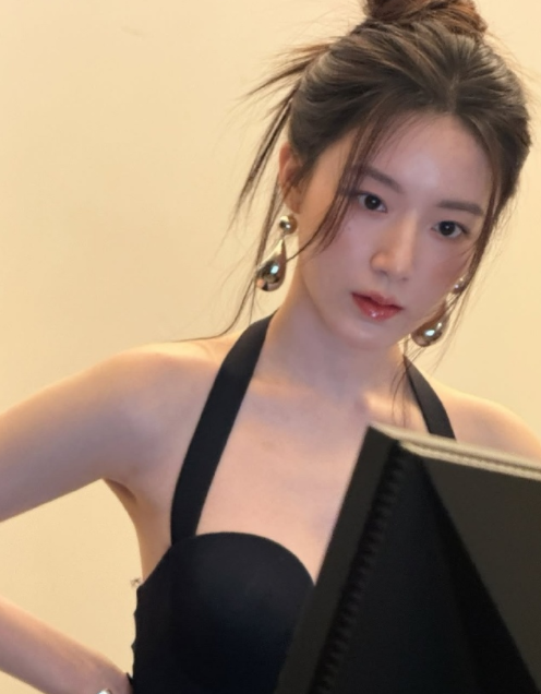 叶舒华的三套着装，超nice的感觉，喜欢这样的她吗？