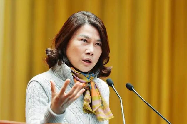格力管理层突然地震！那个让空调卖遍全国的女强人董明珠，突然卸任干了24年的总裁位