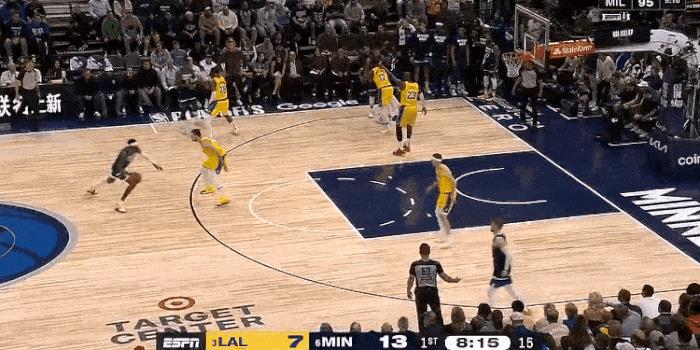 真防不了！东契奇开局连被点名！
在今天NBA季后赛森林狼对湖人的第一节比赛中，麦