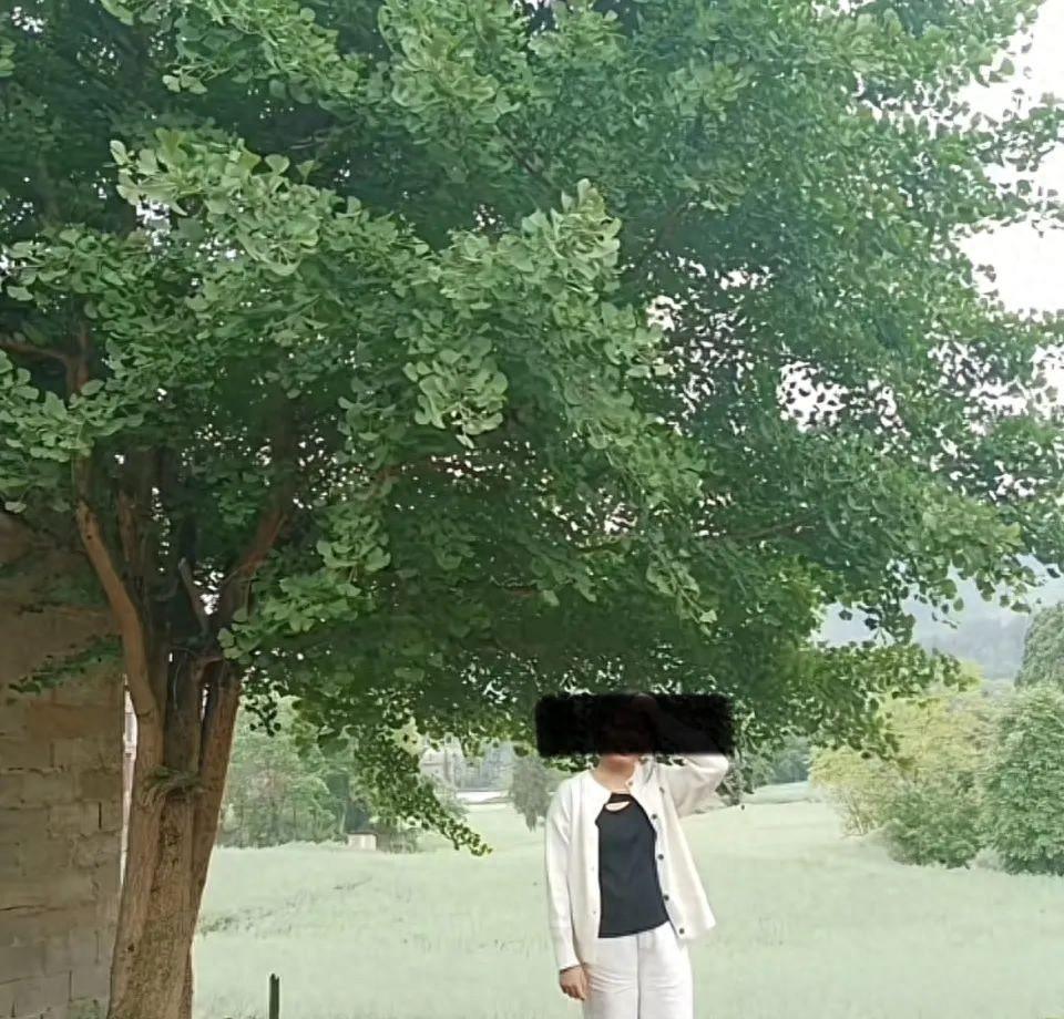 云南曲靖，一15岁女孩，在参加完同学聚会后，14岁同班男同学主动提出护送其回家。