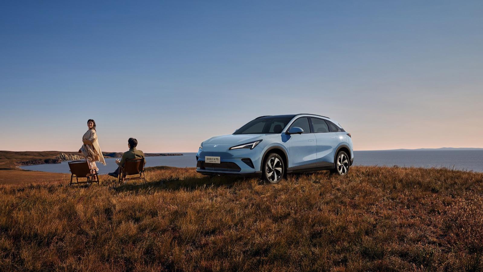 极狐全新阿尔法T5：续航1215km+6.5秒破百，年轻人的第一台“全能座驾”！