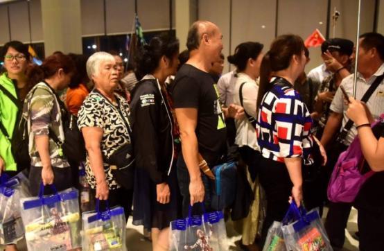 353名老人被骗超6751万，这些受害者并非富豪，而是普通的老年人。罪魁祸首 