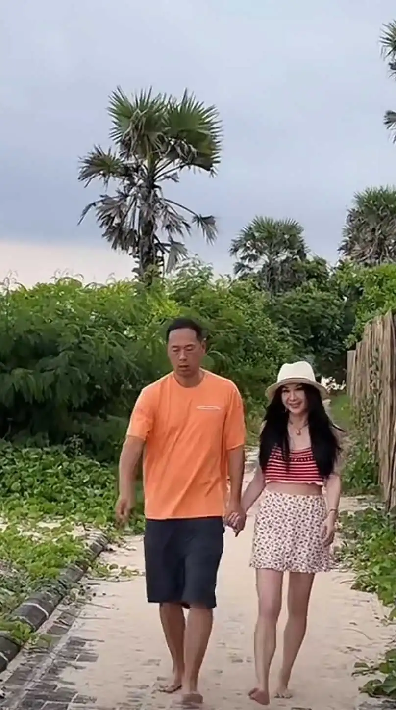 温碧霞希望大家不要说她把老公熬老了

