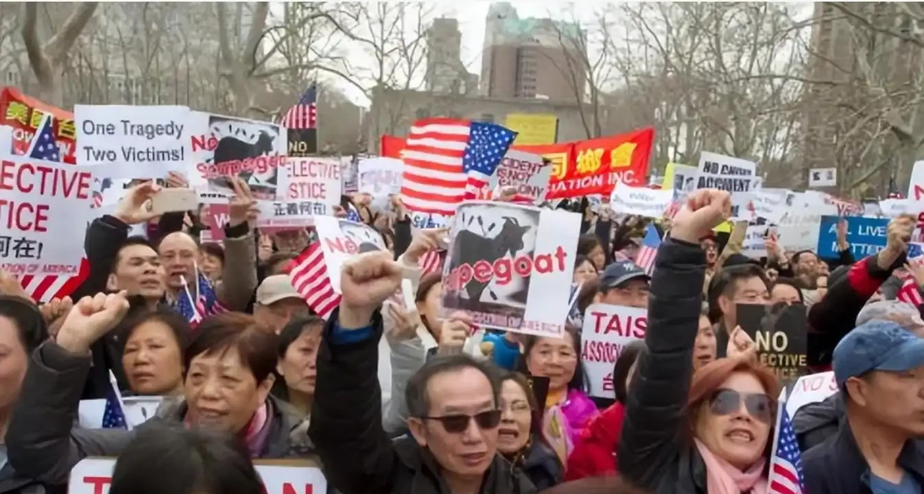 在美华人为何不敢反抗











不敢反抗，窝里横，这几乎成了部分在美