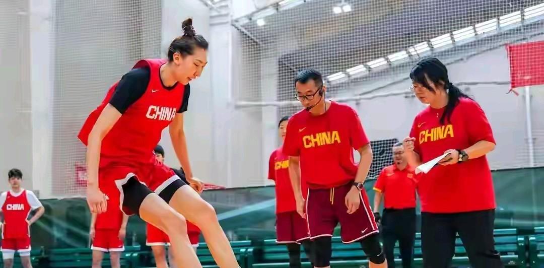 新一届中国女篮集训消息！宫鲁鸣再提新要求：有张子宇就要更快！
相信宫指导，有这个