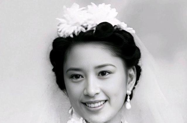 1966年，27岁的胡友松发现生理期没正常来，便问75岁的丈夫李宗仁怎么办，谁料