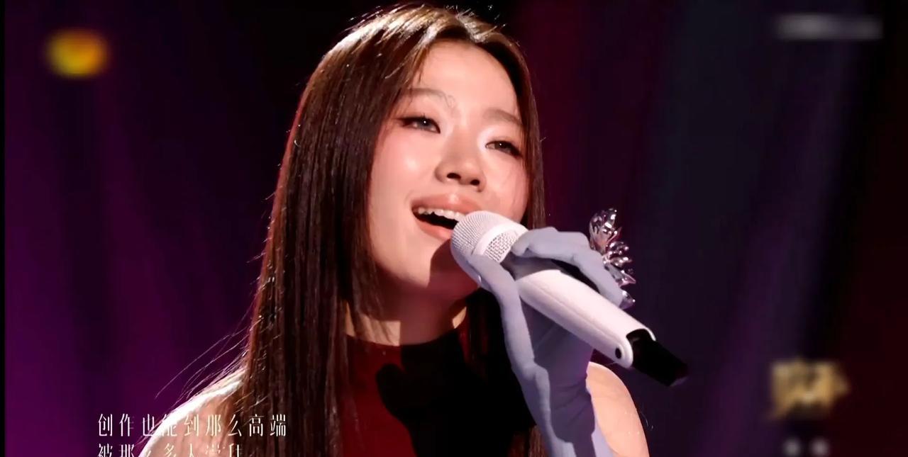 单依纯在《歌手2025》唱的《李白》，真是让人听了就上头！她独特的嗓音，主歌用气