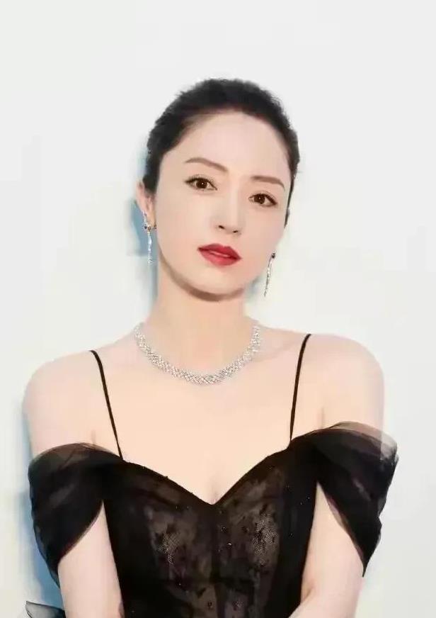 越看越觉得他们很配，董璇属于耳根子软，特别喜欢别人依赖她，需要她的人，简单来说，