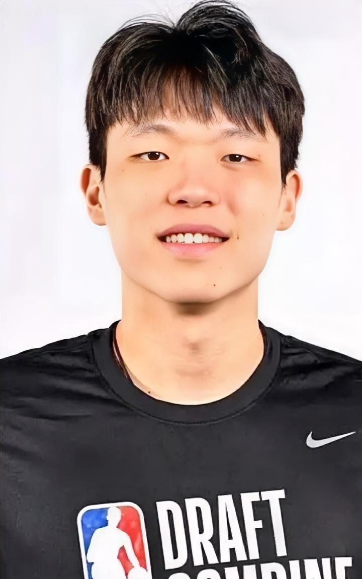 苏群谈杨瀚森参加NBA选秀：行情大涨，选中没有问题，但是，首轮被选中，期望值别太