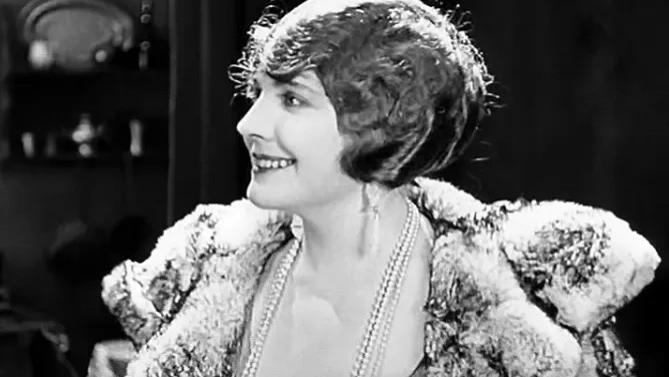 卓别林没出演，它很一般