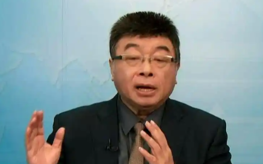 邱毅太会伪装了，表面上是个爱国人士，暗地里是个“台独”，终于被揭穿真面目…