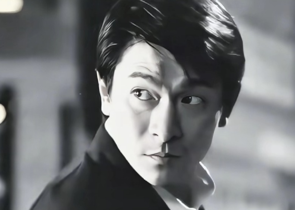 我奶奶快九十了还是铁粉华迷，
超喜欢听刘德华的歌，
要说四大天王谁厉害我还是最服