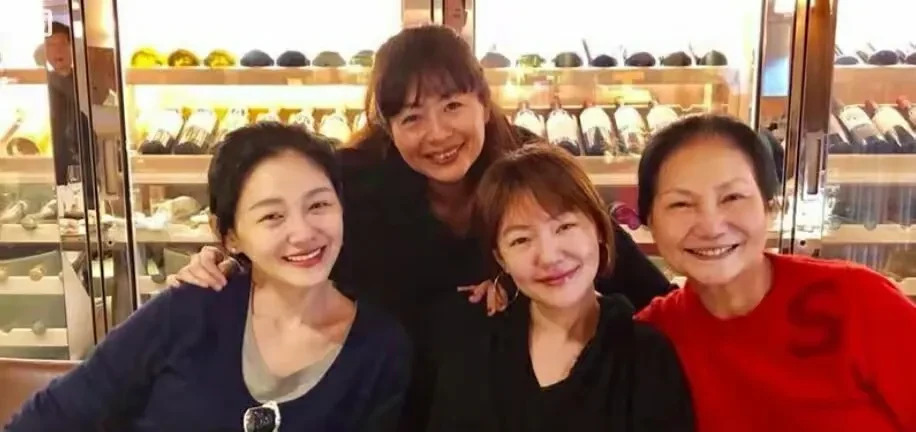 大S妈妈炮轰张兰











我的天哪！大S刚下葬，她妈妈就开炮了！这