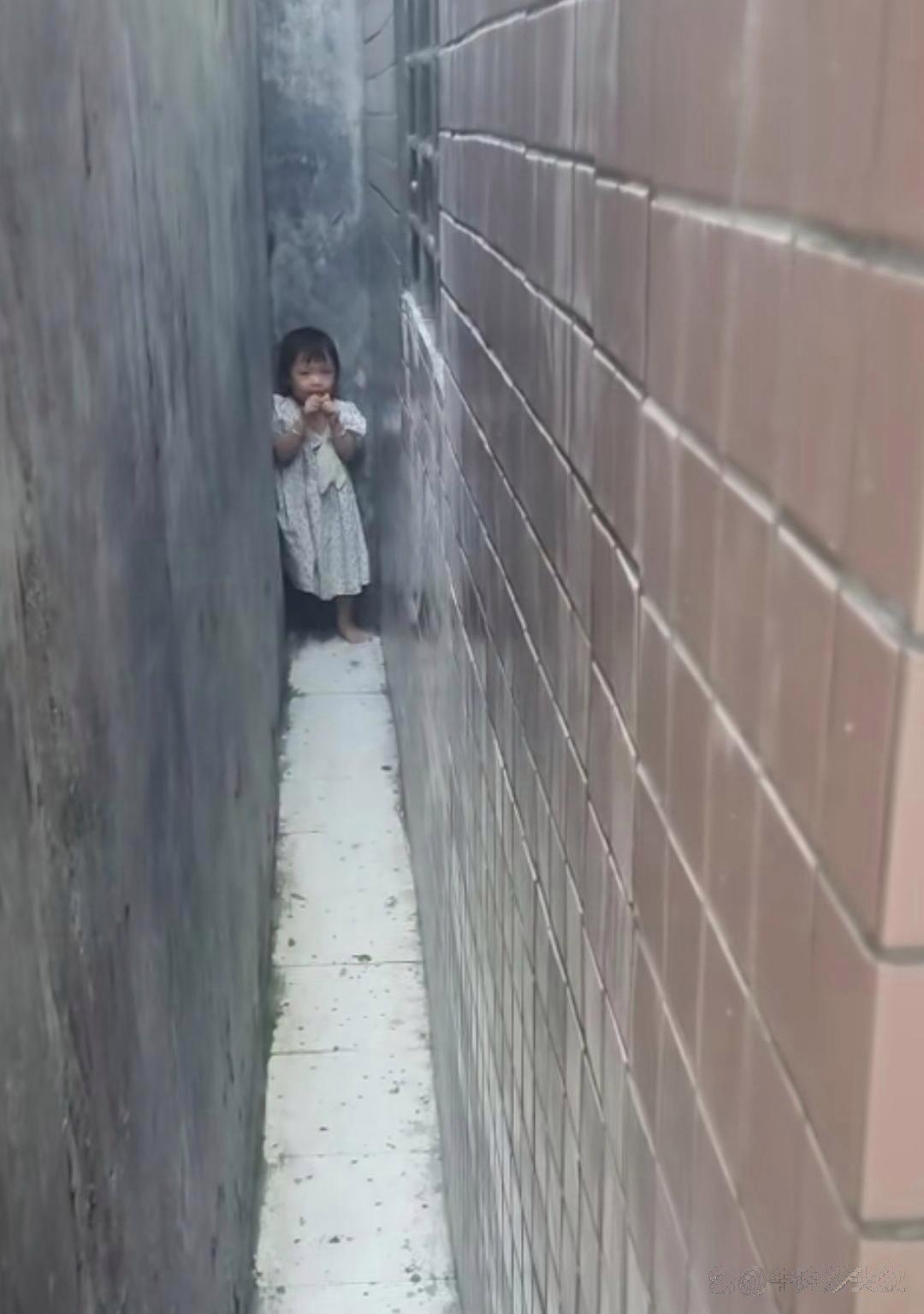 自从发现了这个地方，一天要跟妈妈吵八百回架，不是因为我反骨仔，我就是想让他们知道