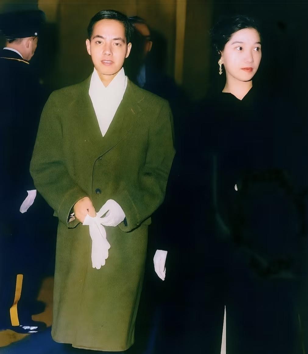 杨振宁去世，李政道两口子又火了！
李政道两口子才是真正的一对人中龙凤，气质非凡。