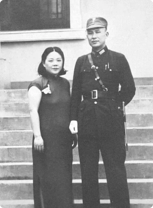 1930年10月，白崇禧的副官许辉看长官寂寞，把未婚妻王氏送来伺候白崇禧。没想到
