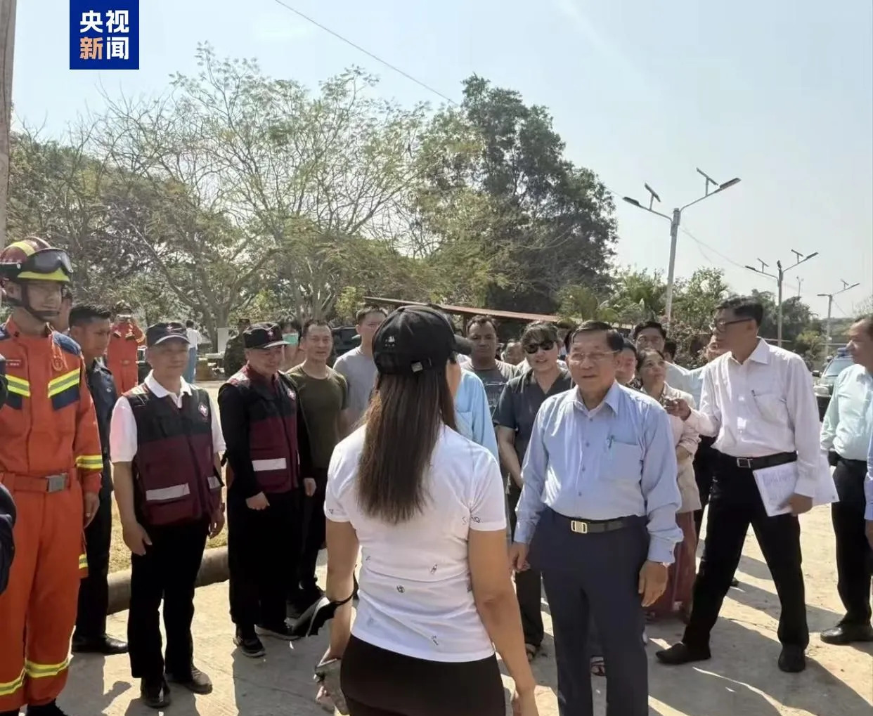 中国救援队缅甸震后救六人











中国救援队太给力了！缅甸7.9级