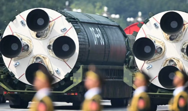 9.3阅兵后，美媒直言：中国有能力塑造一个新的世界秩序。
中国9.3阅兵所展示的