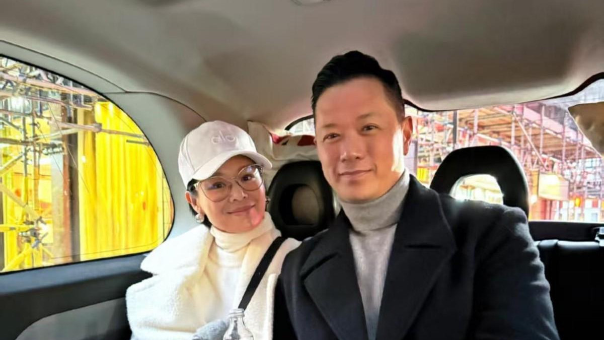 曝胡杏儿老公夜店狂欢，与多名女子又搂又抱，杨幂的话再次灵验
