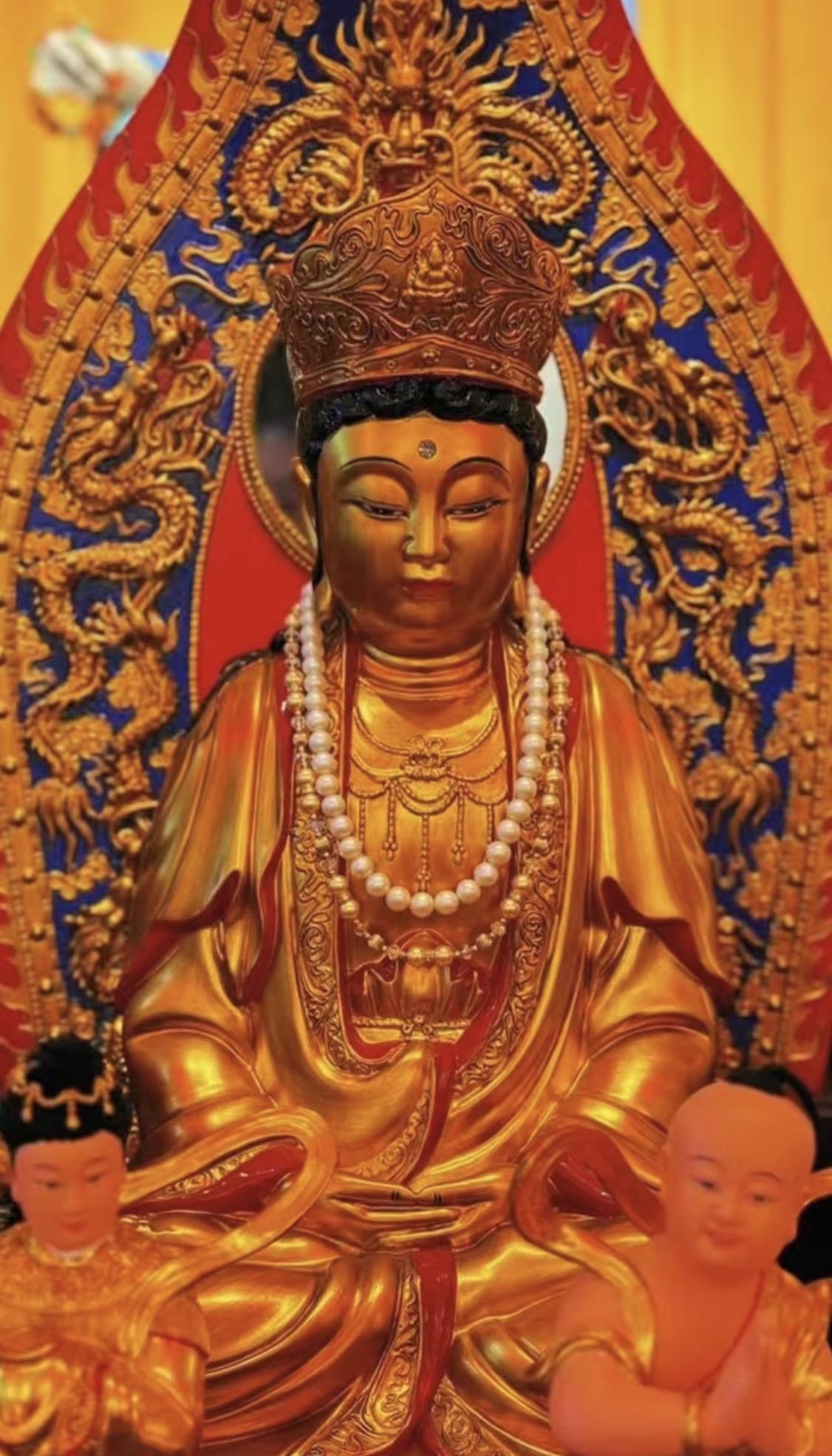 你接纳什么，什么就消失；你反对什么，什么就存在。
如果你不明白你的敌人是你自己，